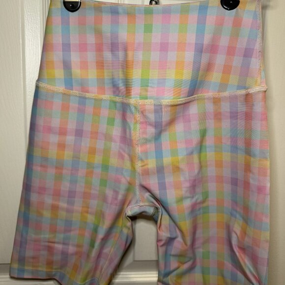 Beyond Yoga Pastel Gingham High Waisted Biker Shorts - Picture 4 of 7